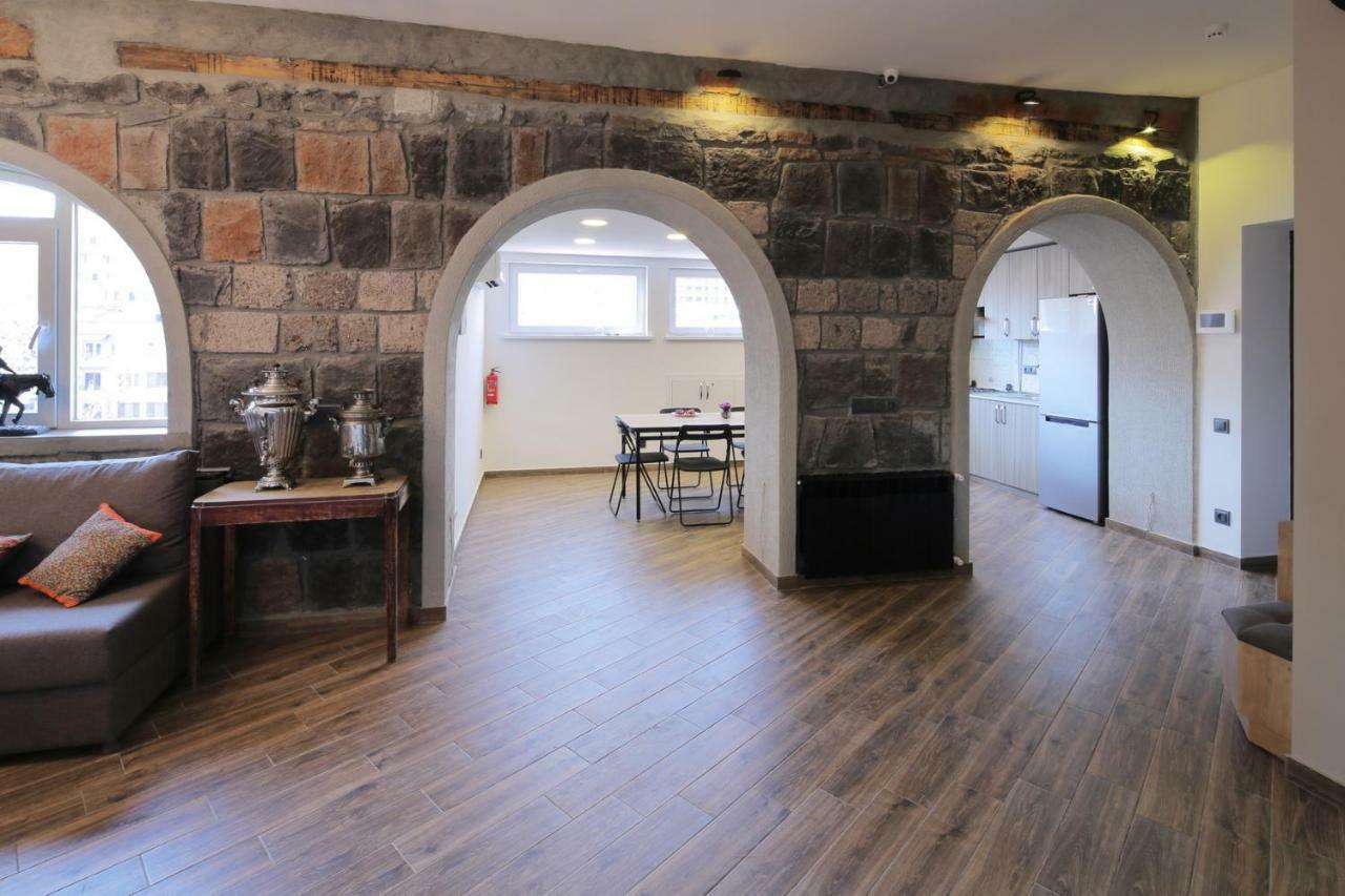 Highland Hostel Yerevan Exterior photo