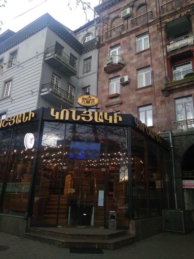 Highland Hostel Yerevan Exterior photo